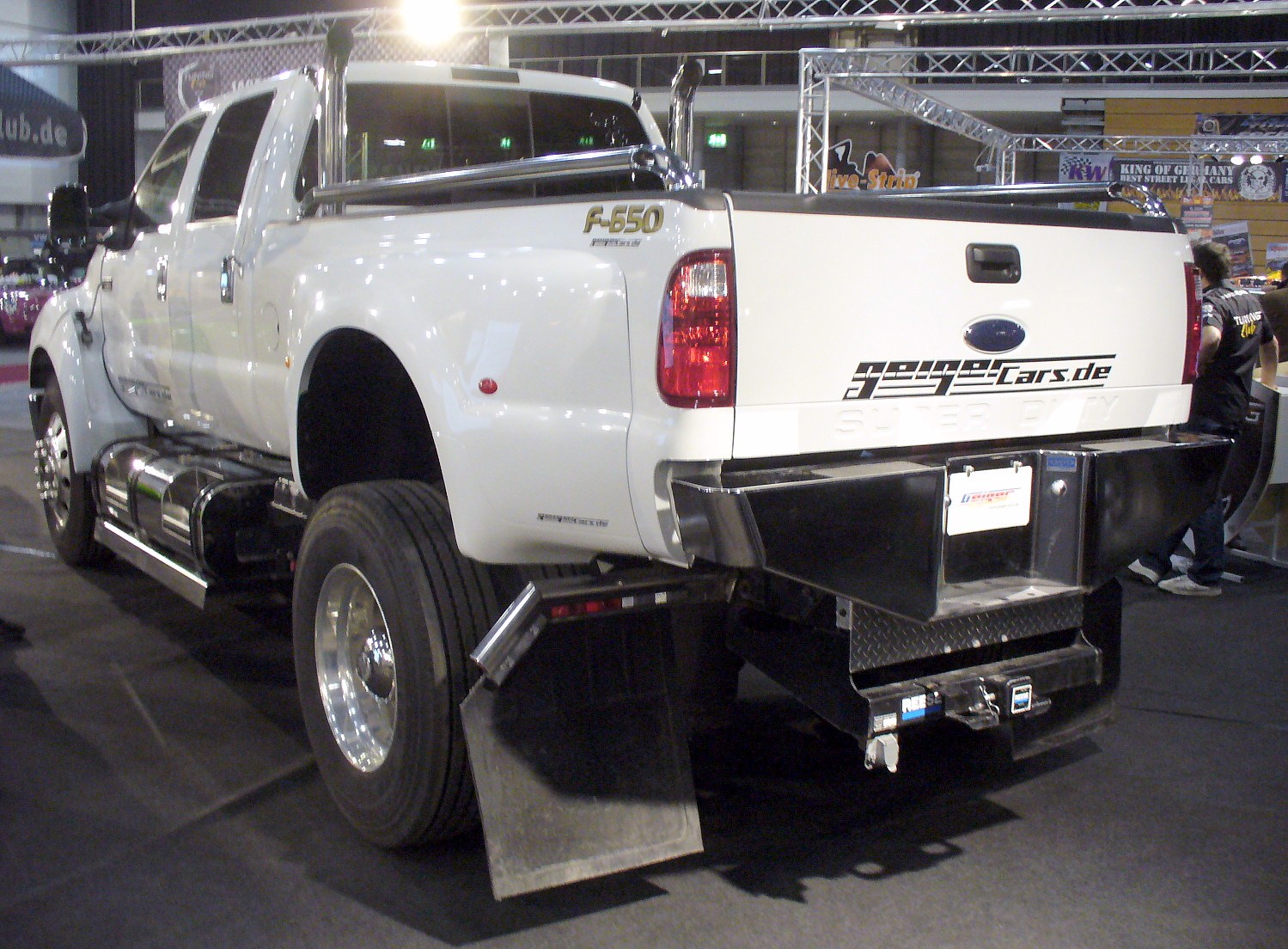 Ford_F-650_Super_Duty_Heck